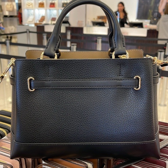 Michael Kors Reed Small Satchel Crossbody Center Zip Bag
Color: Black
NWT - Picture 4 of 16